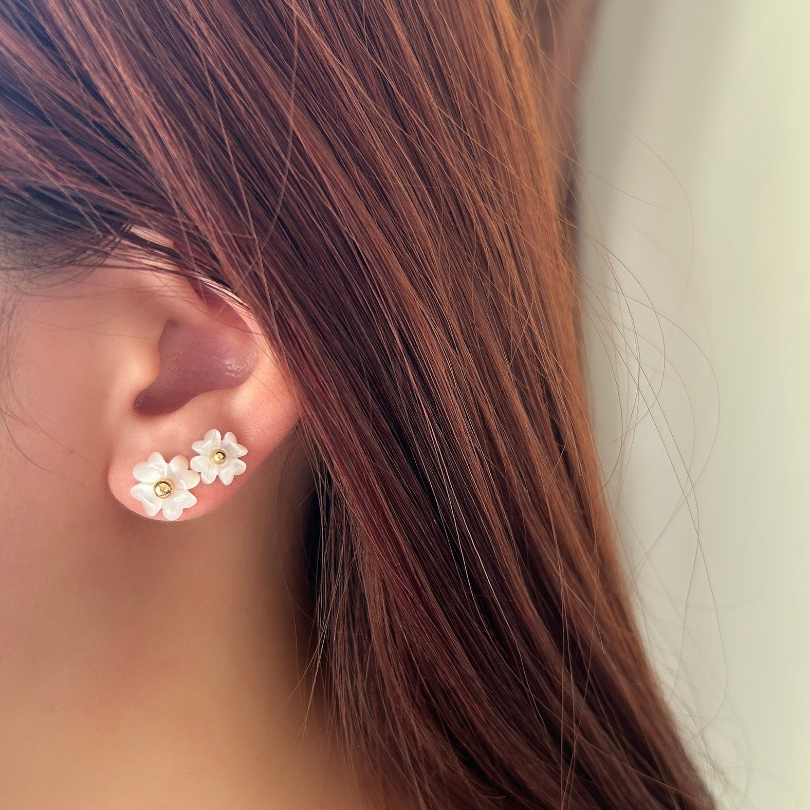K18白蝶貝フラワー小(4枚)ピアス