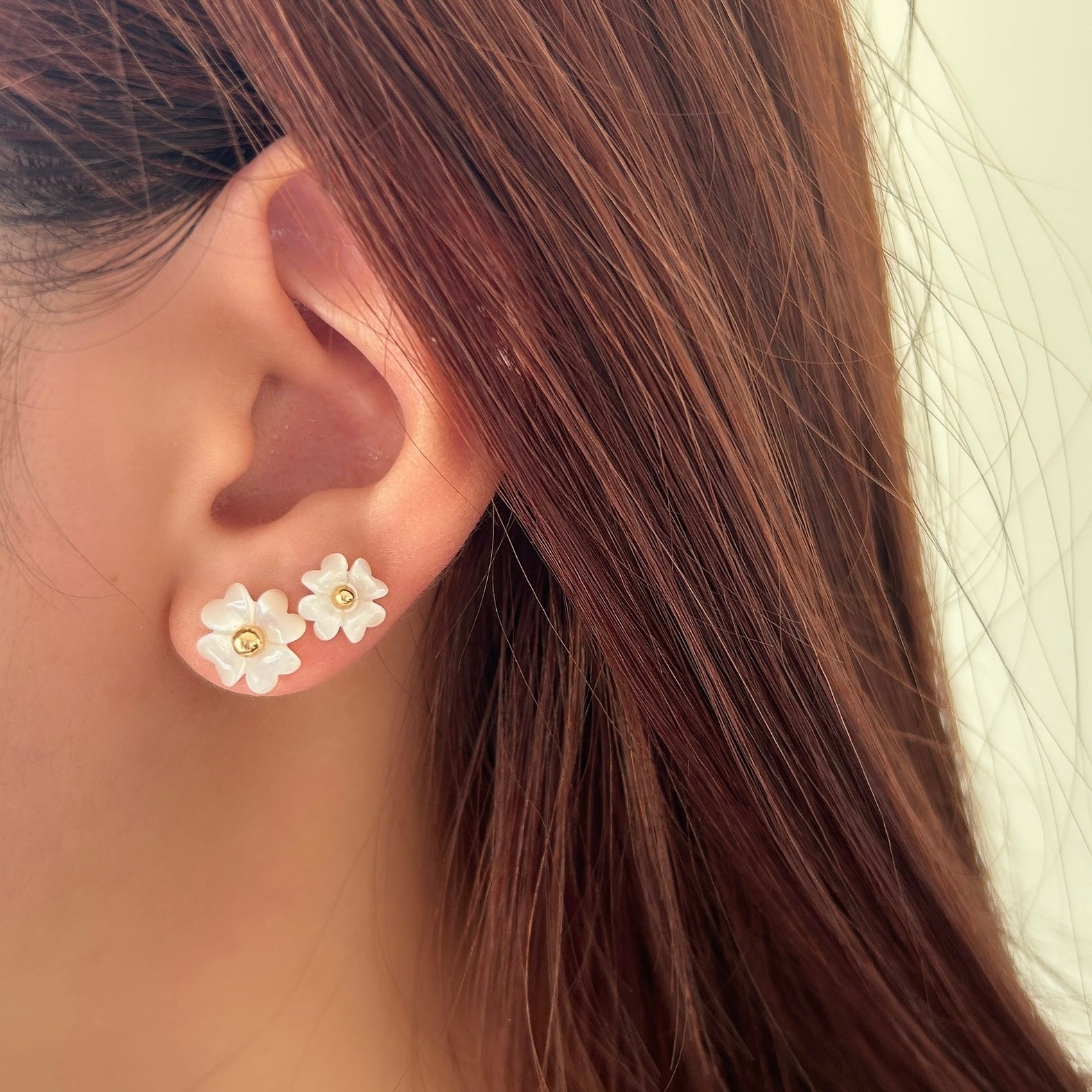 K18白蝶貝フラワー小(4枚)ピアス