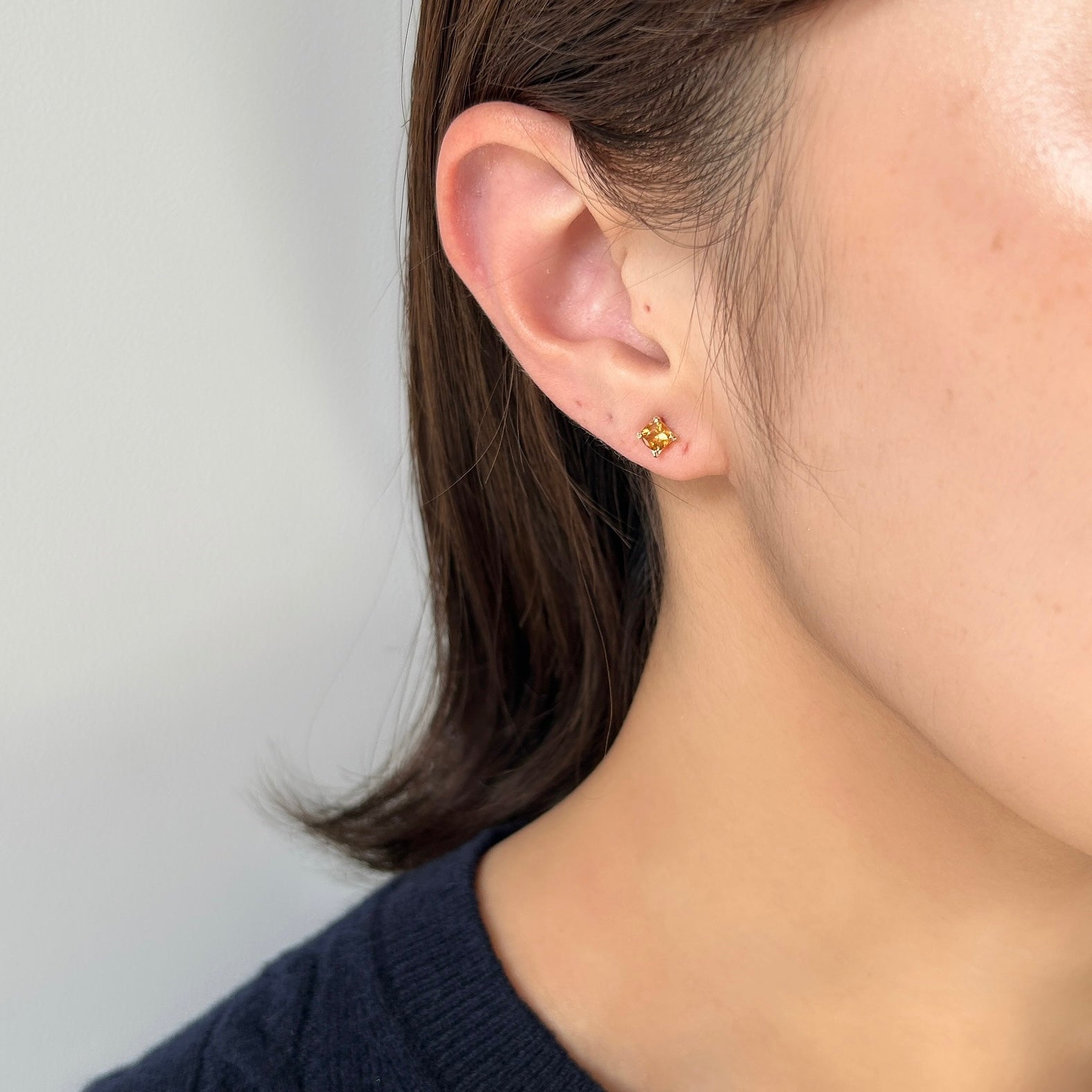 K18シトリンクッションピアス