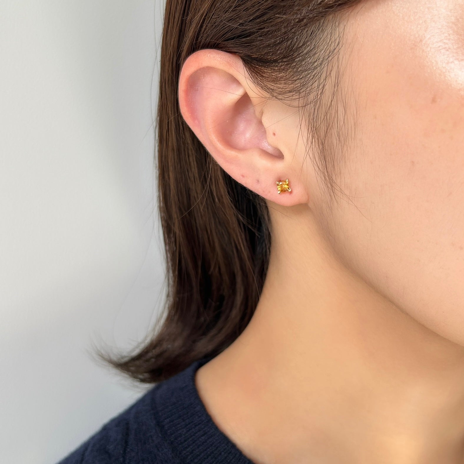 K18シトリンクッションピアス