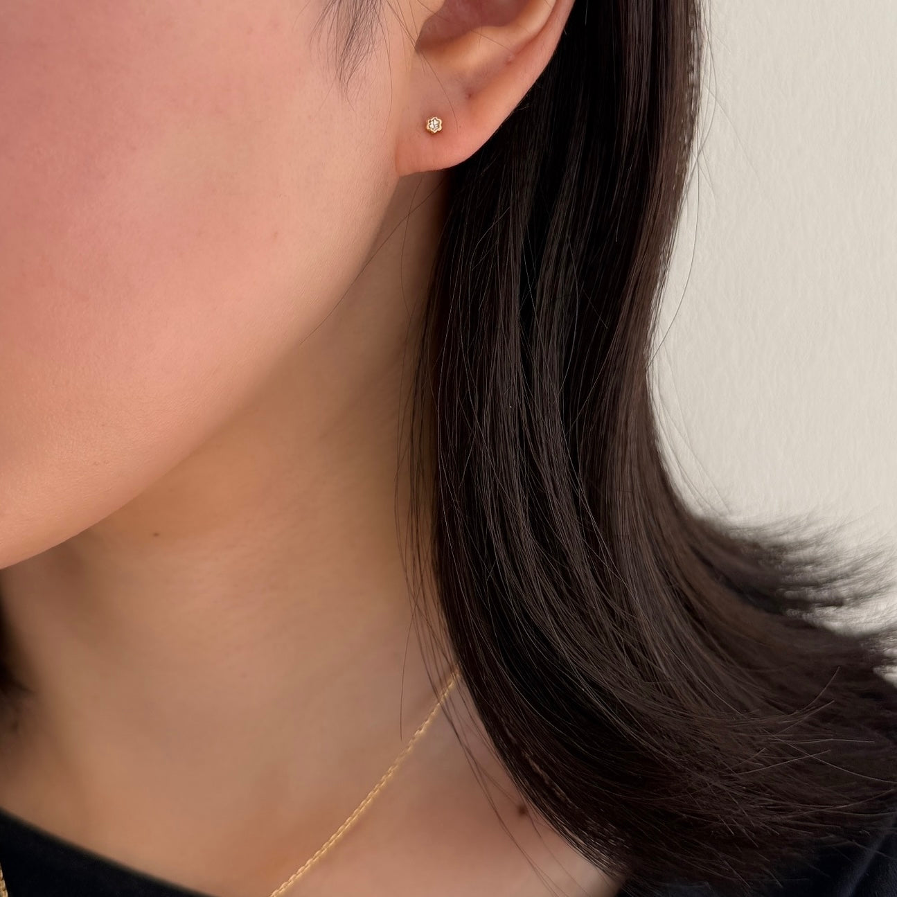 ＜NEW＞K18フラワー型ダイヤモンドピアス