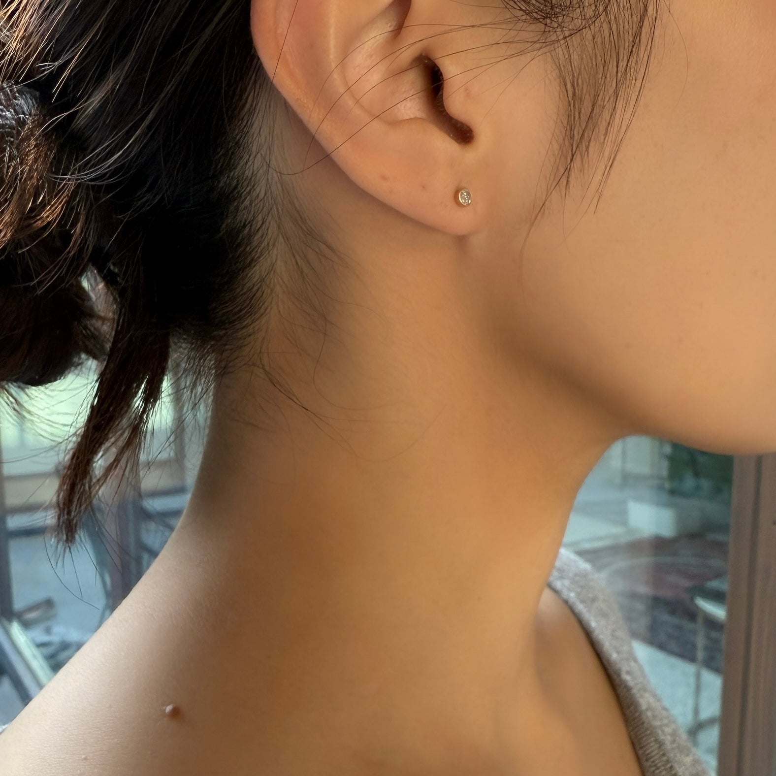 ＜NEW＞K18ソルト＆ペッパーダイヤモンドつや消しピアス