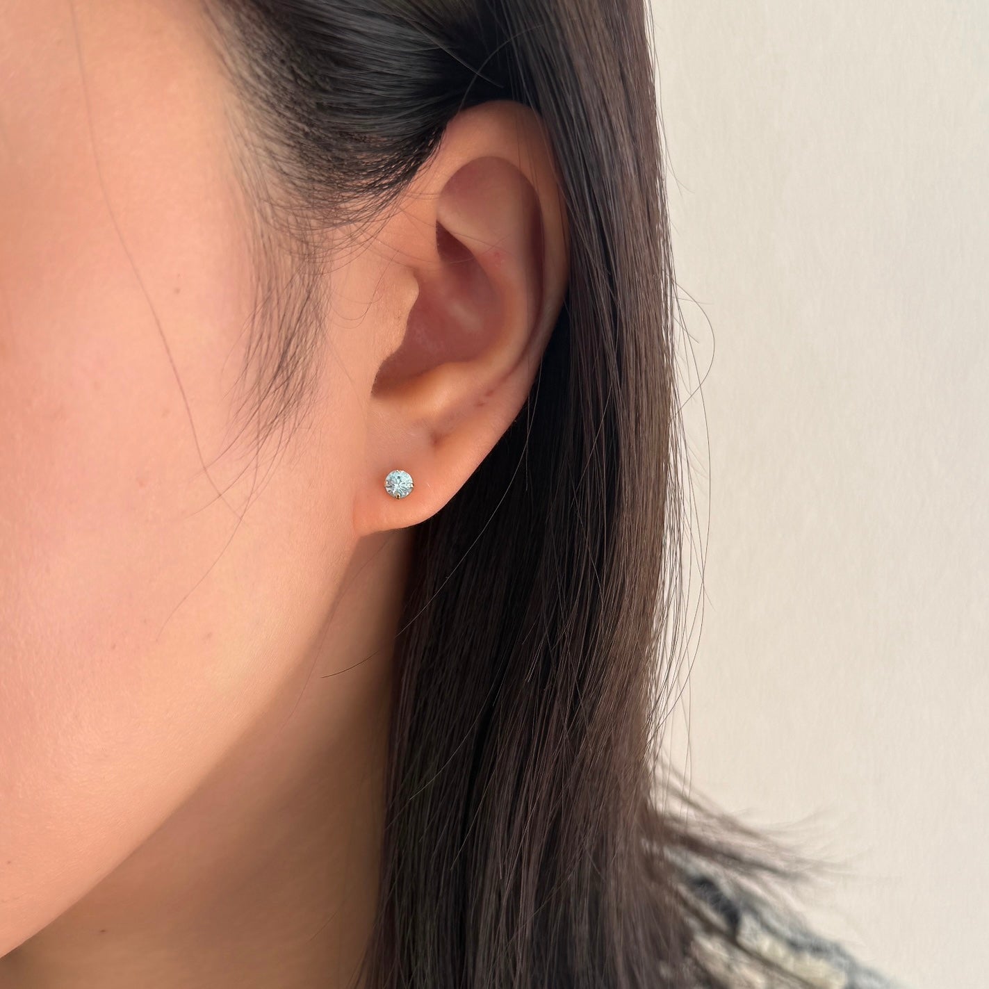 NEW＞K18ブルージルコンピアス