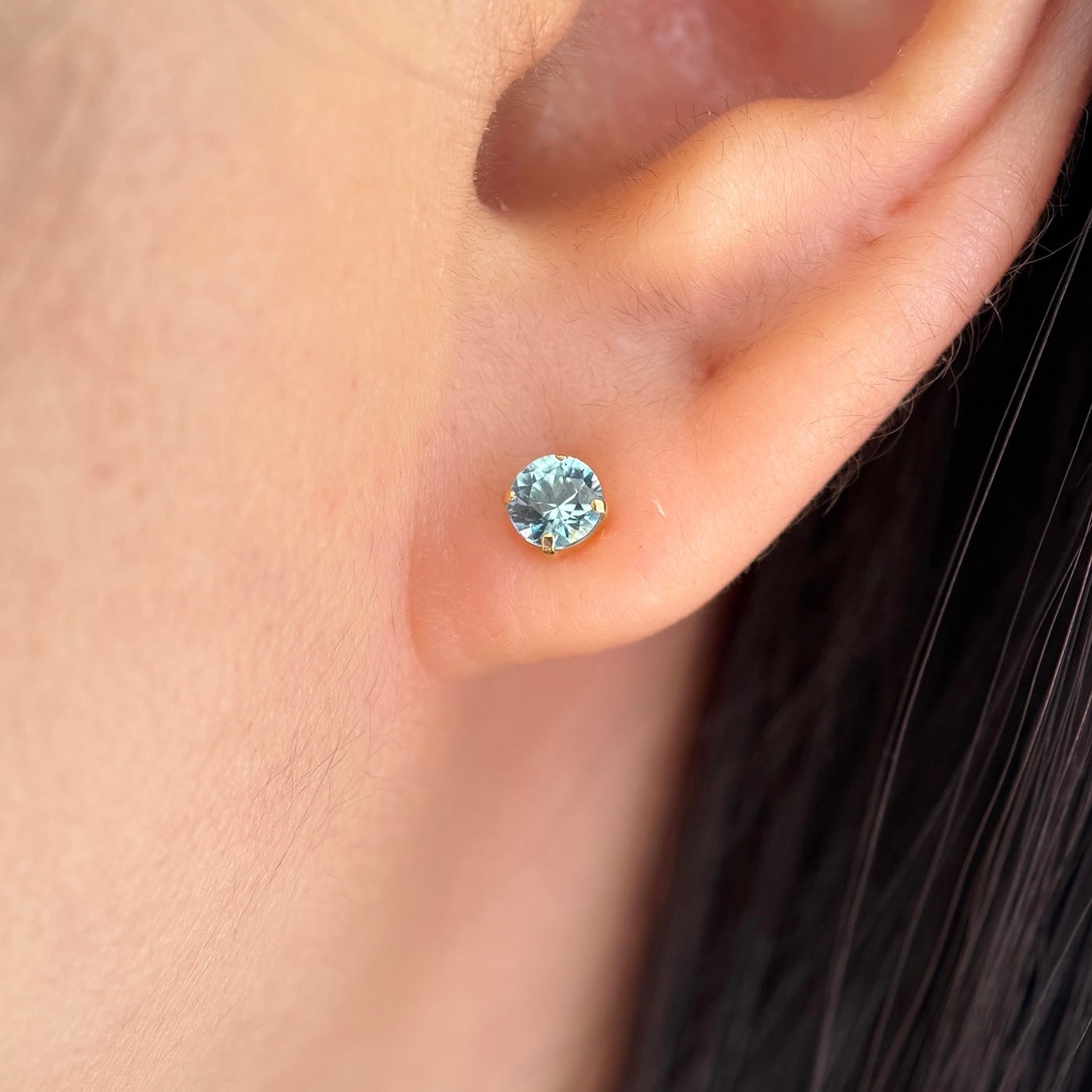 K18 ピアス ブルー NEW＞K18ブルージルコンピアス