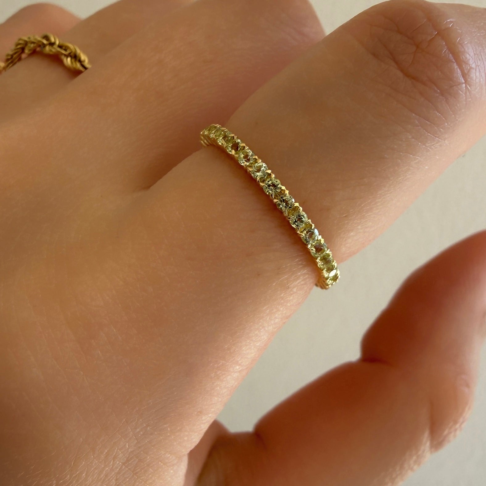 ＜期間限定販売＞【受注生産品】K18ペリドットフルエタニティリング