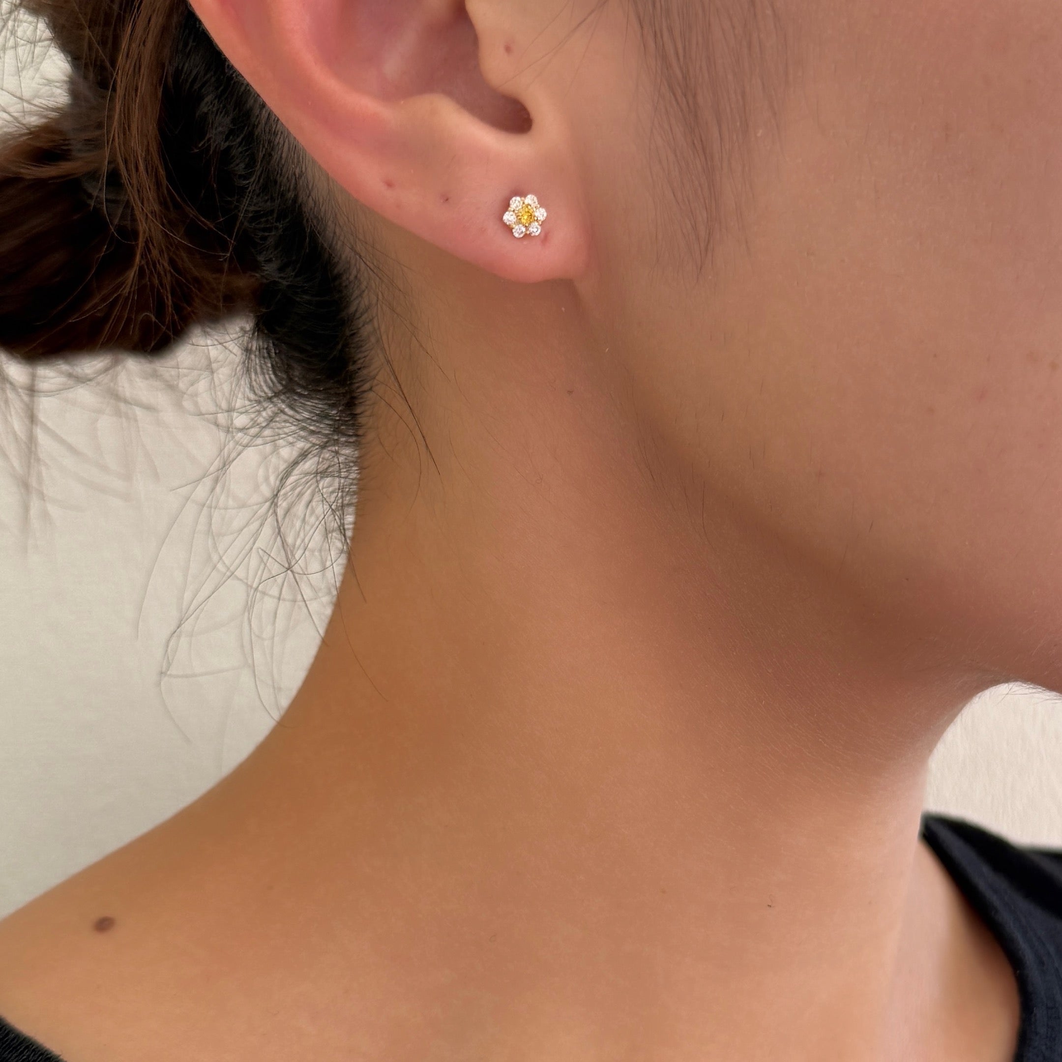 ＜NEW＞K18イエローダイヤモンド取巻きピアス