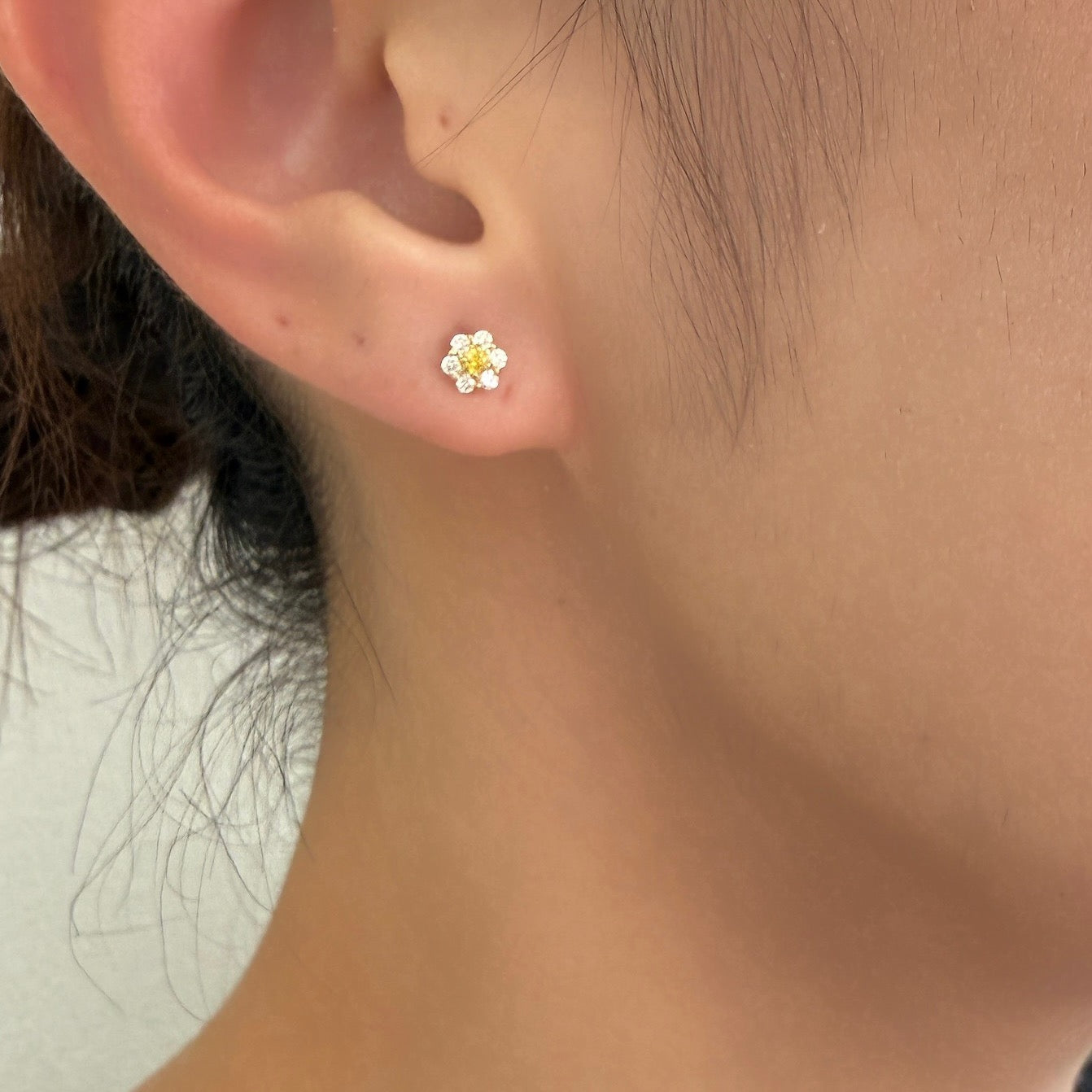 ＜NEW＞K18イエローダイヤモンド取巻きピアス
