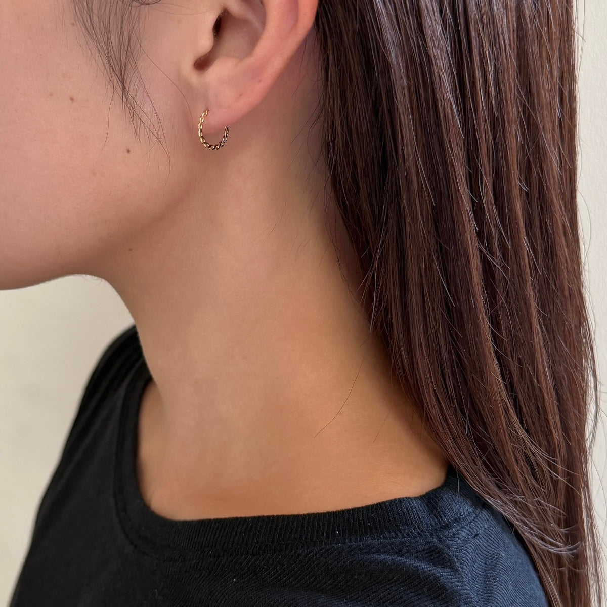 【お買い得ジュエリー】K18ツイストフープピアス