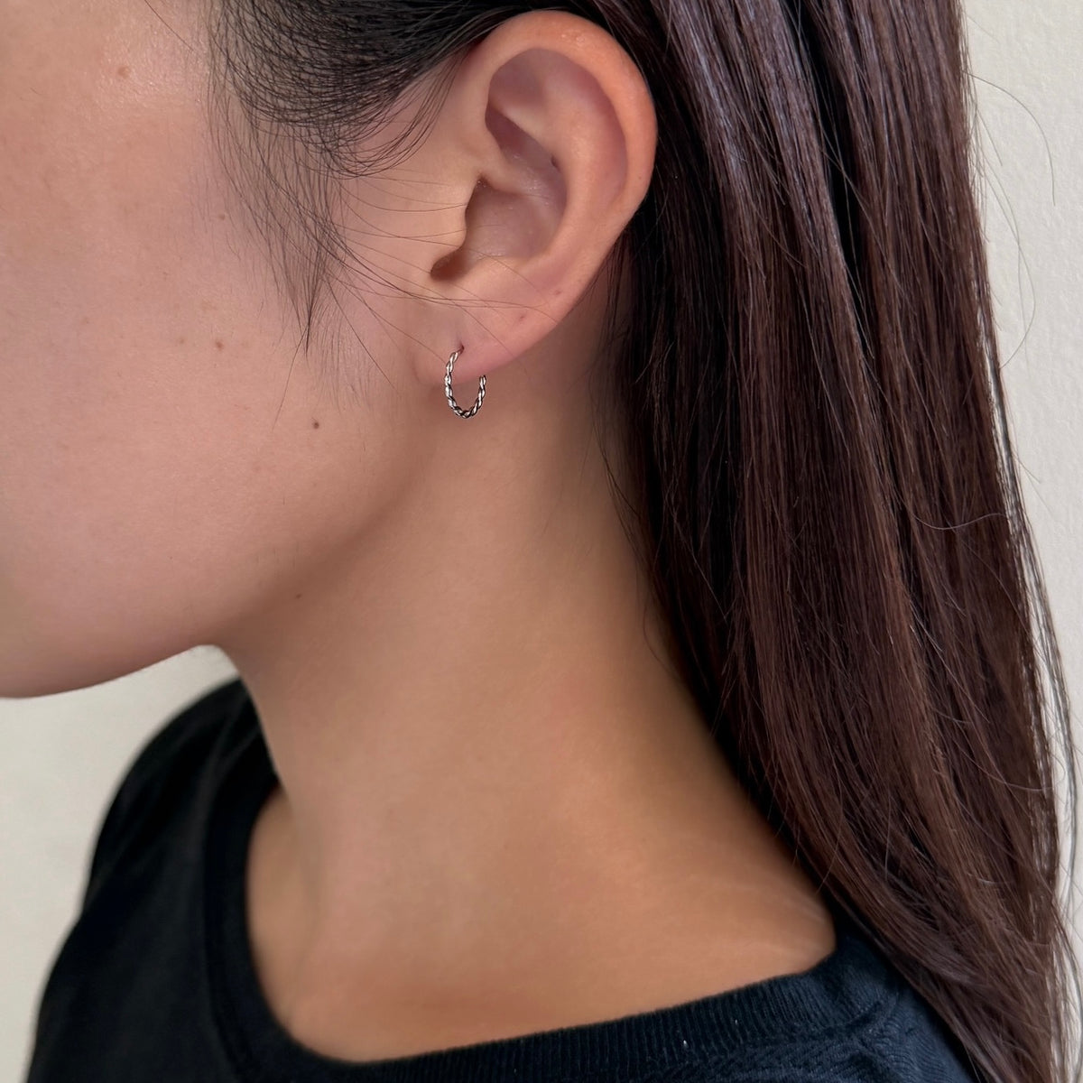 【お買い得ジュエリー】Pt900ツイストフープピアス