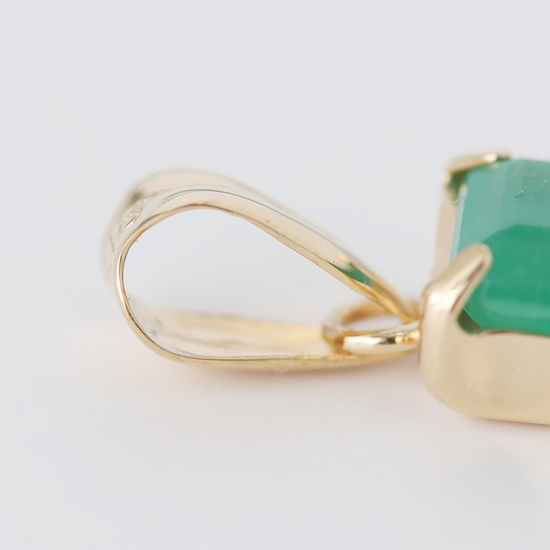 ＜NEW＞K18スクエアエメラルドペンダントトップ