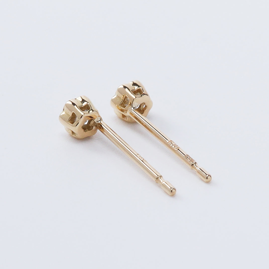 NEW＞K18フラワー型ダイヤモンドピアス