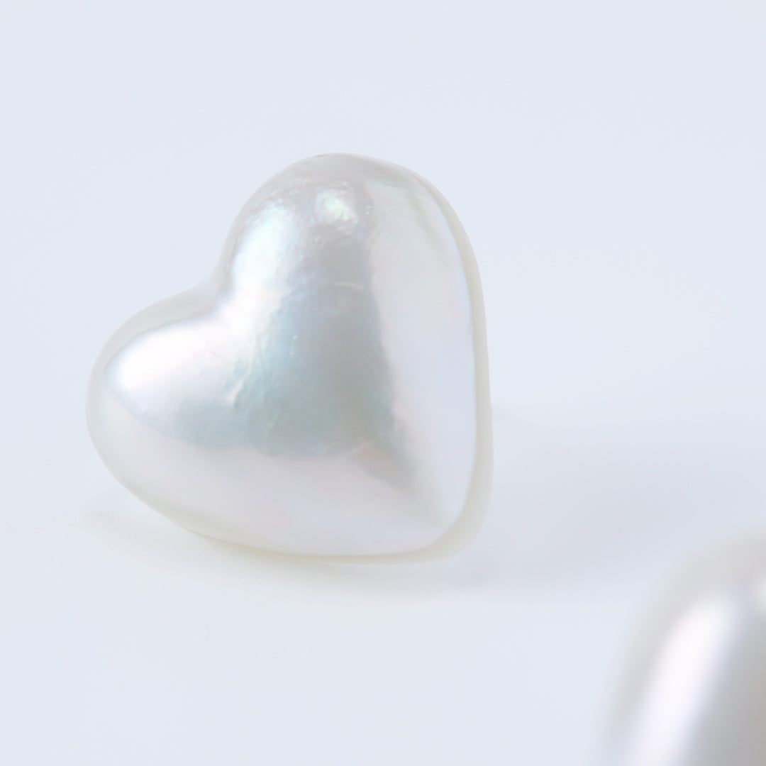 ＜NEW＞K18ハート型マベパールピアス(タテ)