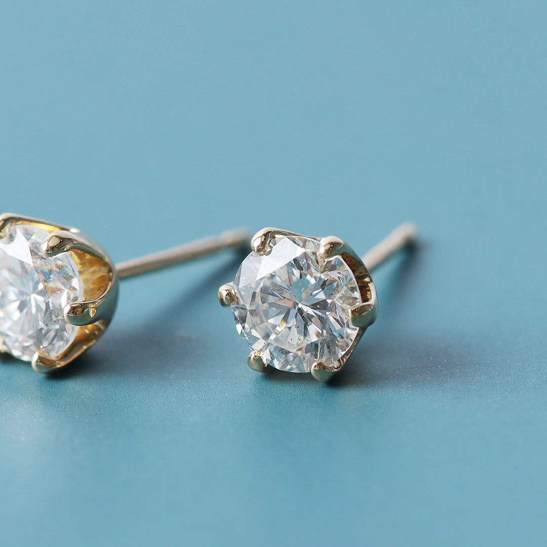 ＜クリスマス限定＞【受注生産品】K18 0.5ctダイヤモンドピアス(ソーティング付き)