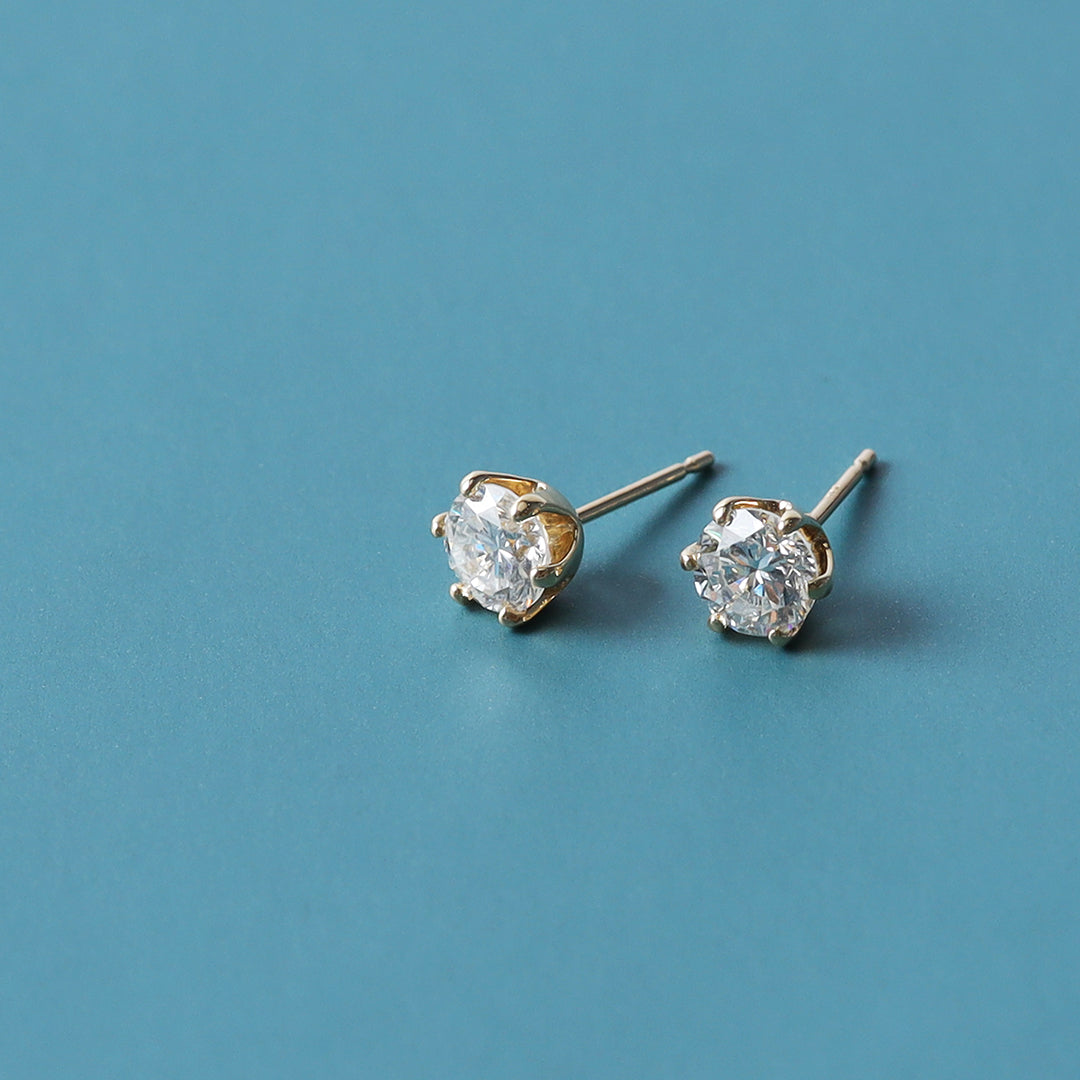 ＜クリスマス限定＞【受注生産品】K18 0.5ctダイヤモンドピアス(ソーティング付き)