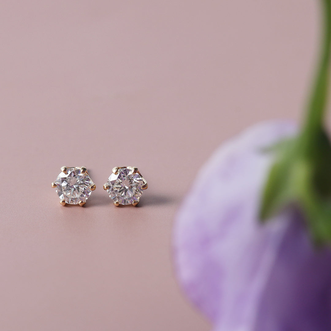 ＜クリスマス限定＞【受注生産品】K18 0.5ctダイヤモンドピアス(ソーティング付き)