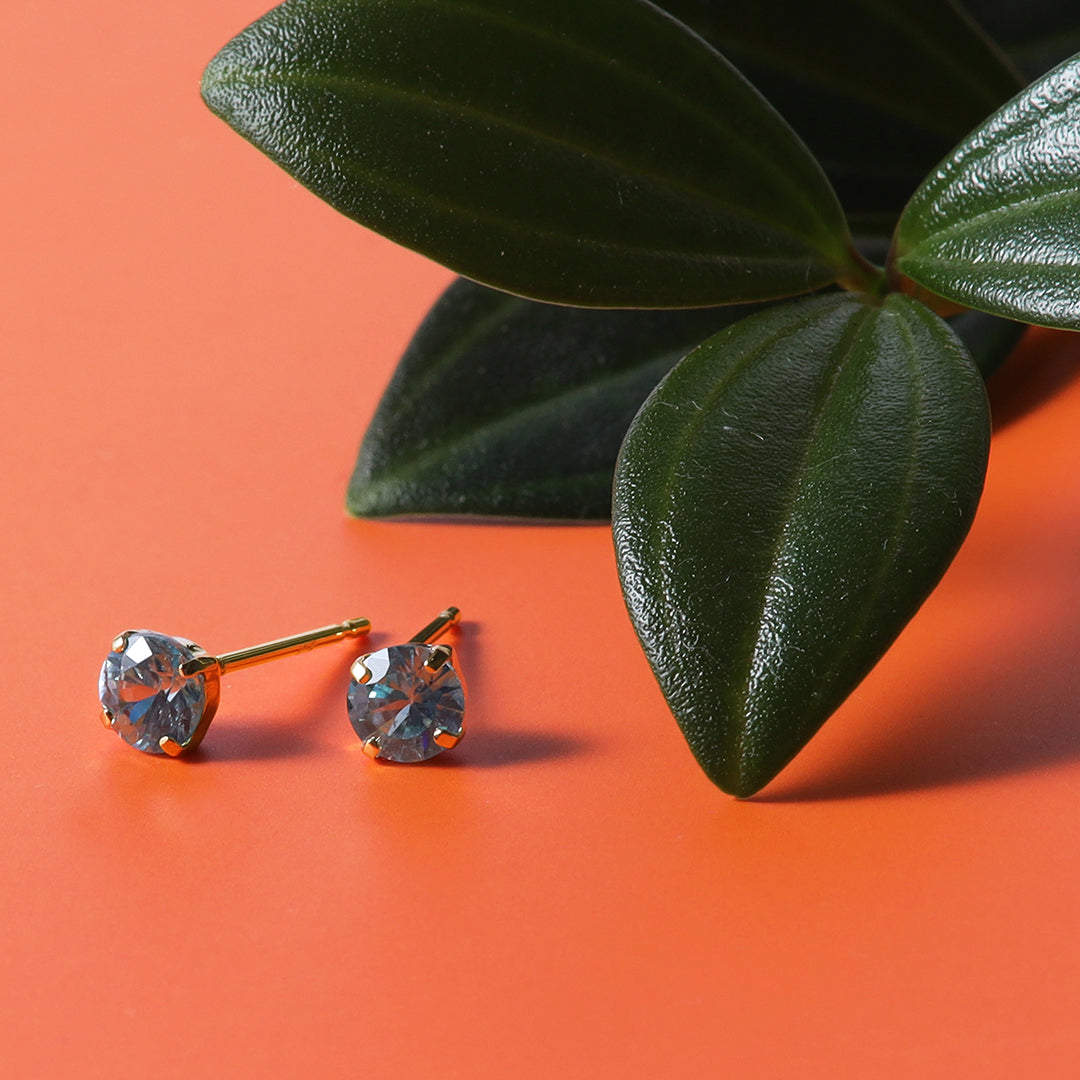 NEW＞K18ブルージルコンピアス