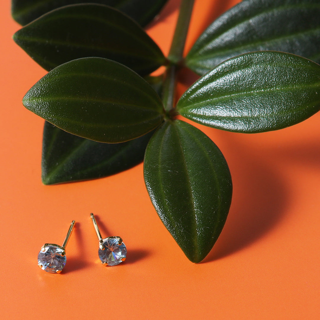 NEW＞K18ブルージルコンピアス