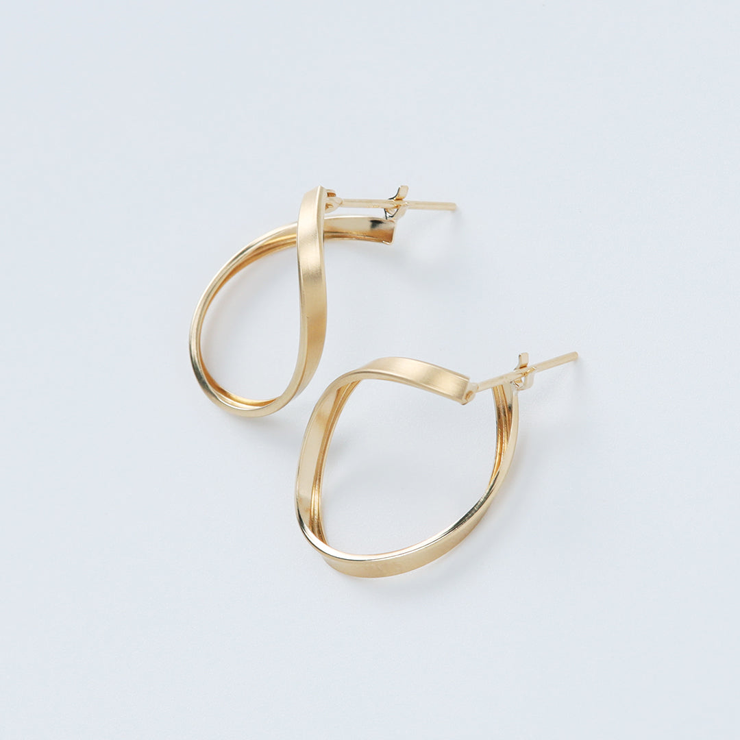 NEW＞K18サテンウェーブフープピアス