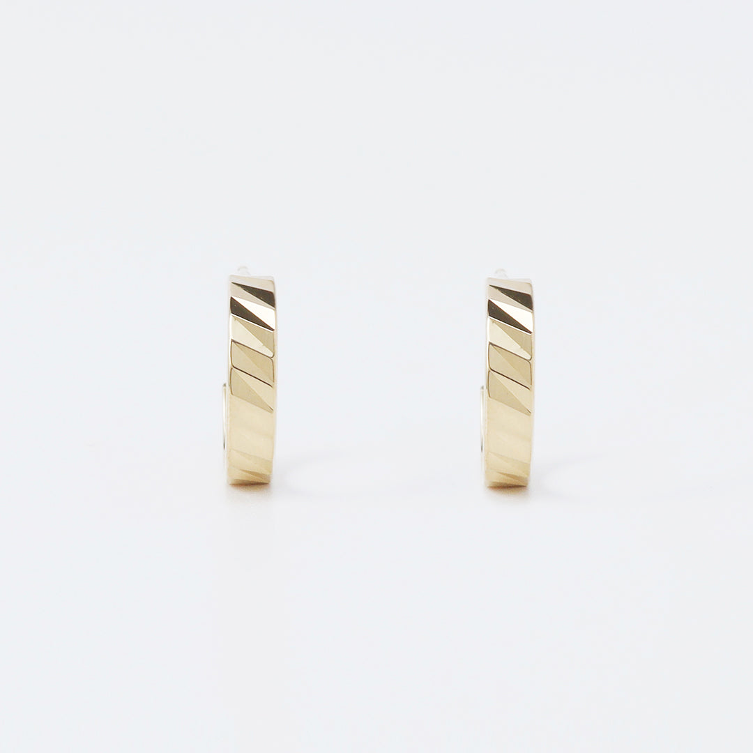 ＜5/25(月)12:00~販売開始予定＞【お買い得ジュエリー】K18カットフープピアス