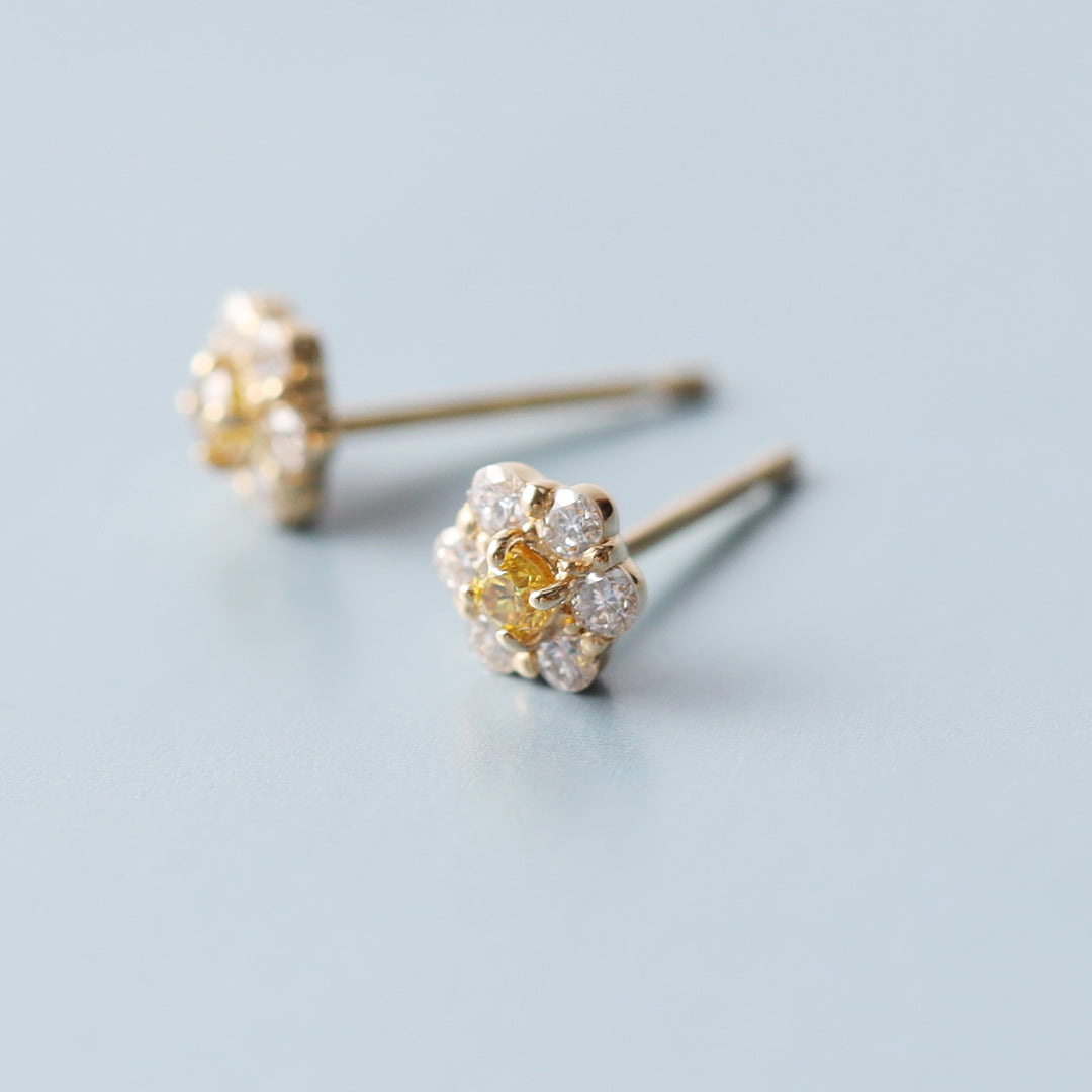 ＜NEW＞K18イエローダイヤモンド取巻きピアス