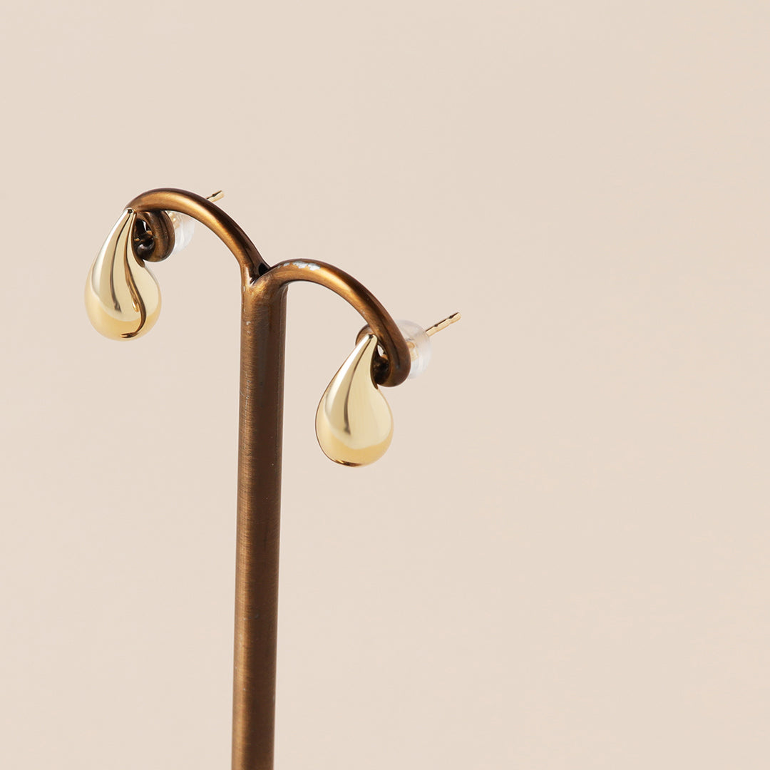 【お買い得ジュエリー】K18ぷっくりツユピアス