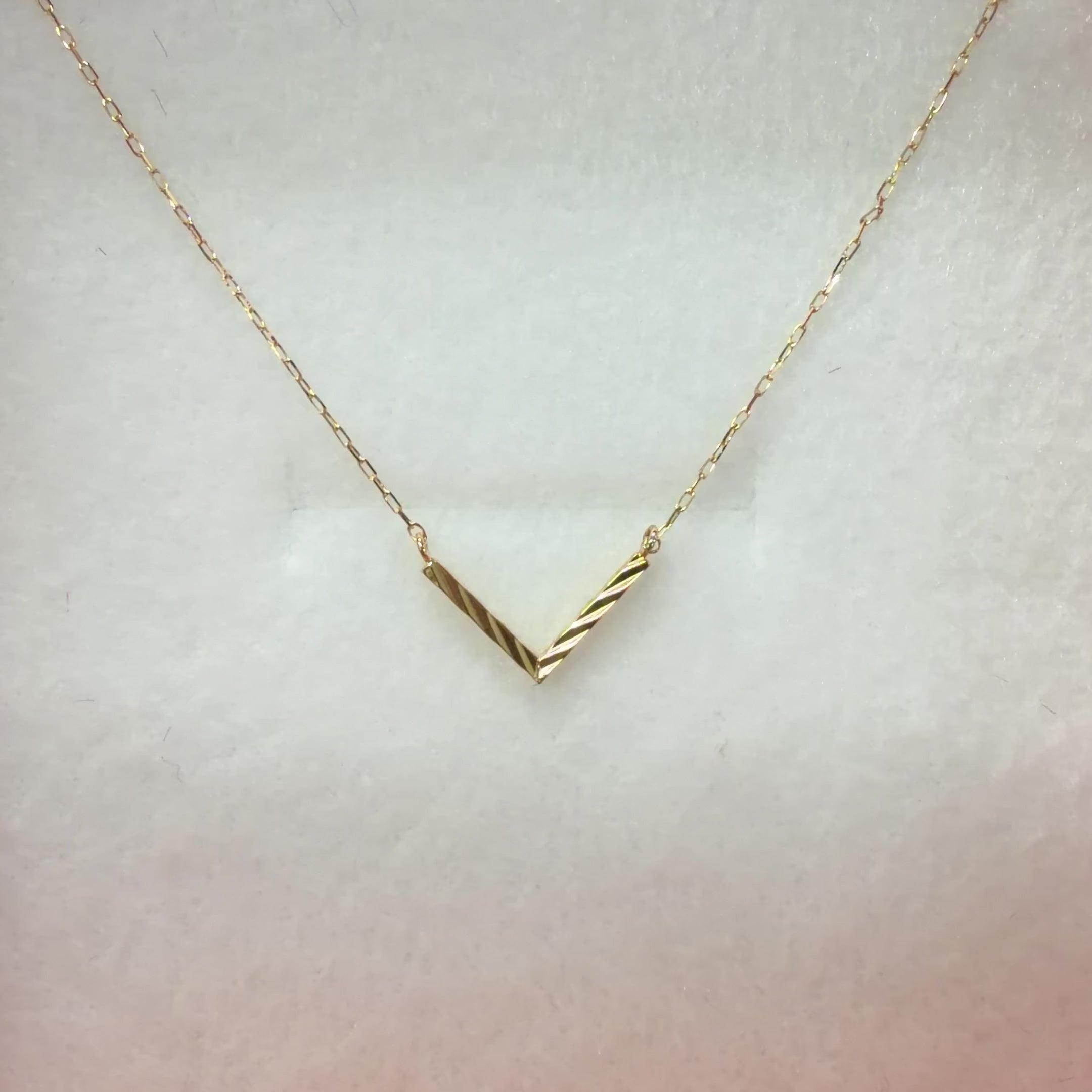 オーストリア エーデルワイス カットアウト  ネックレス 金鍍金仕上 新品 6/26(金)朝10:00~販売開始予定＞【お買い得ジュエリー】K18Vライン