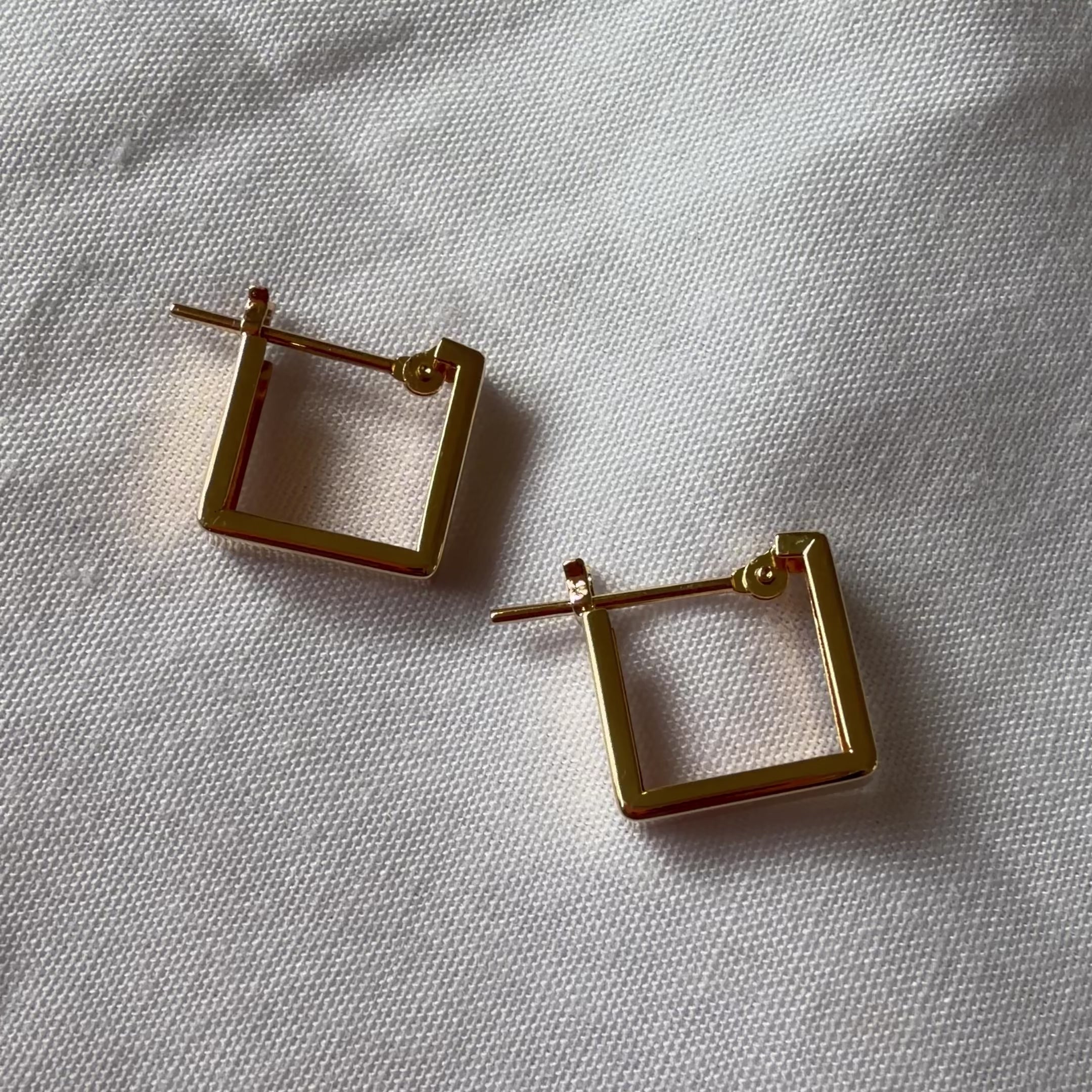 NEW＞K18スクエアフープピアス