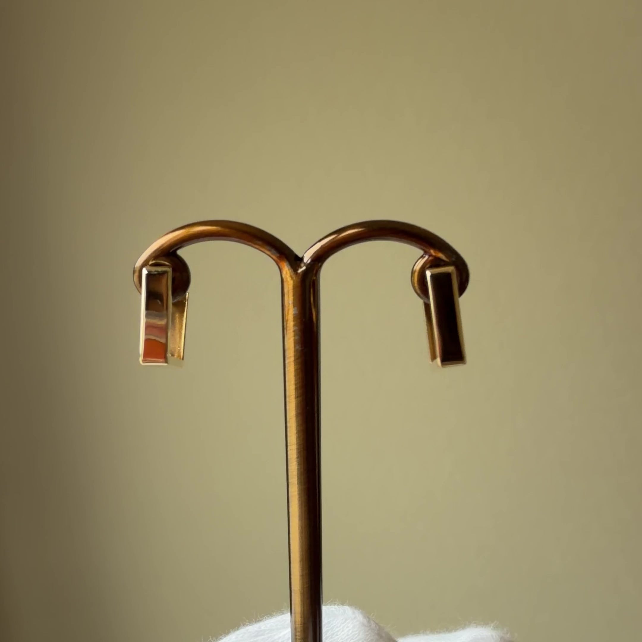 専用です。レア　スクエアフープピアス　k18 大きめ NEW＞K18スクエアフープピアス